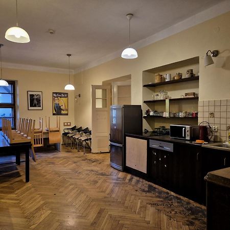 50 People Apartment Cracóvia Exterior foto