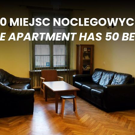 50 People Apartment Cracóvia Exterior foto