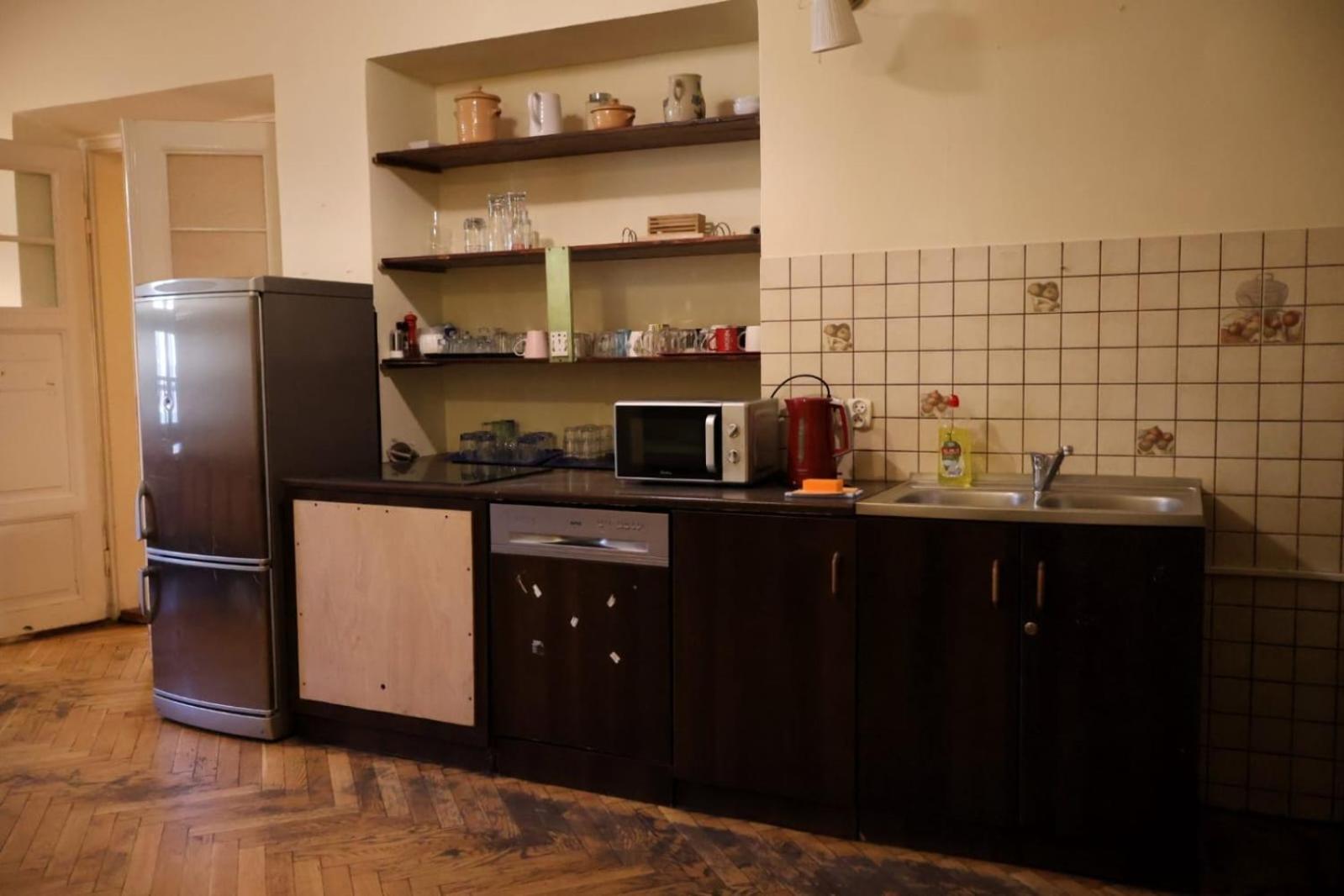 50 People Apartment Cracóvia Exterior foto